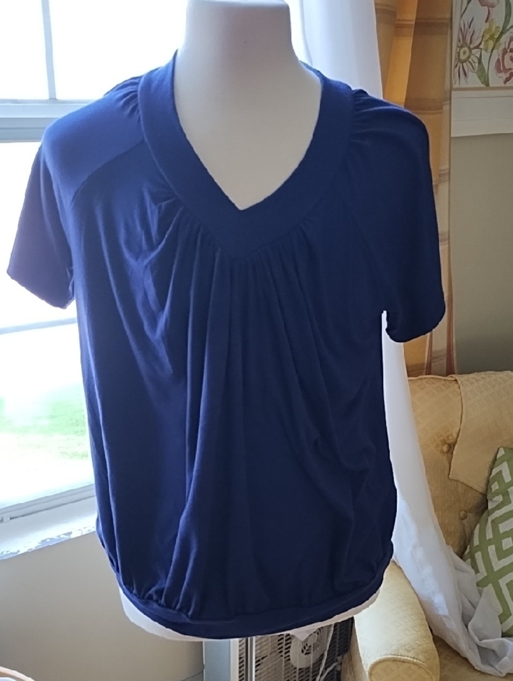 Women's V-Neck Pleated Short Sleeve Top - Royal Blue